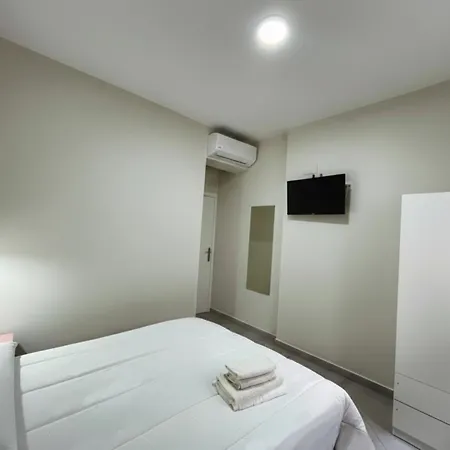 Pompeya 3* מרידה